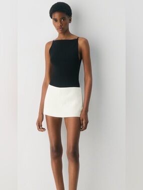 Aritzia Babaton White Skort